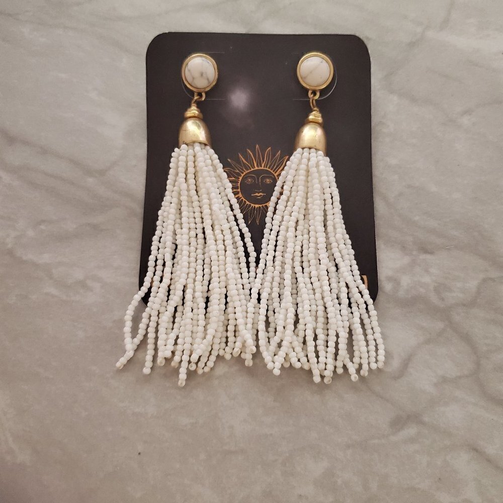 ✨ Stella and Dot White Seed Beaded Beads Marble Boho Tassel Earrings ✨